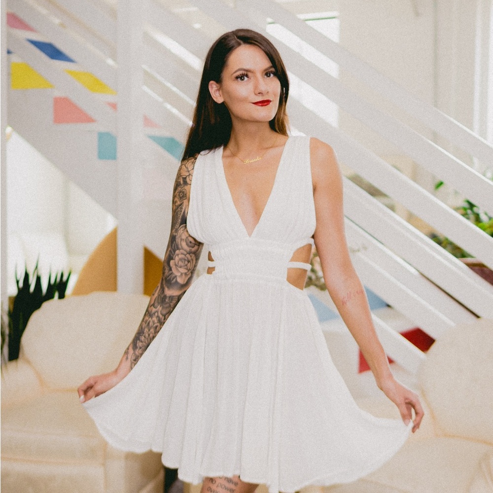 Elegant White Sleeveless Dress from Windsor